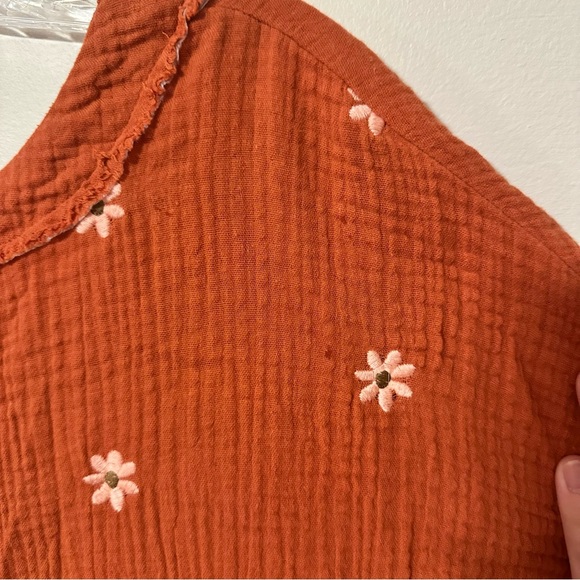 New'm V-Neck Ruffle Blouse in Rust Orange Short Sleeves Floral Daisy | Sz Large - Picture 11 of 11